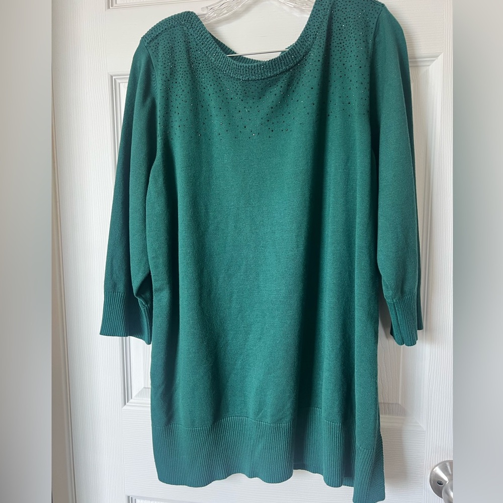 NWOT Emerald Green Women's Sweater With Sequins . size 2X